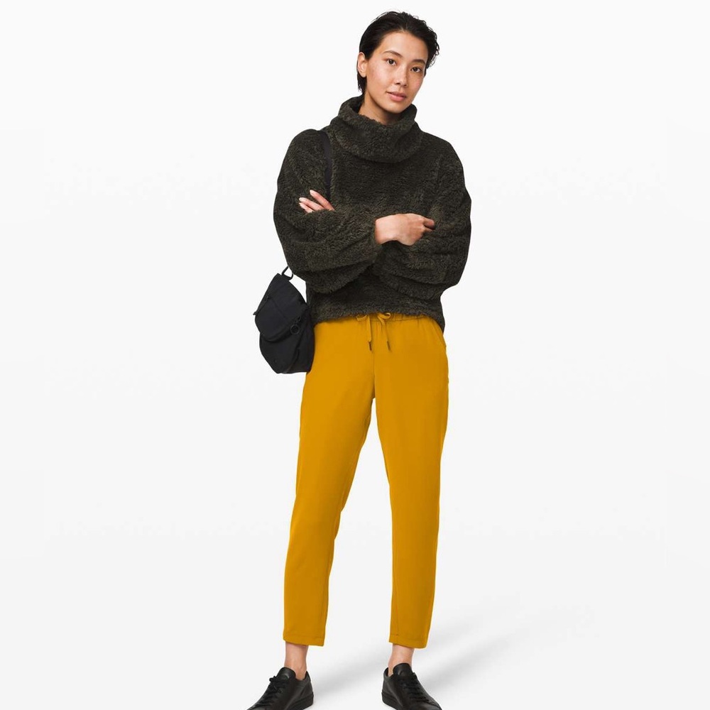 Lululemon On the Fly 7/8 Pant *Woven Fools Gold. W5BPMS Retail $118 Size 8